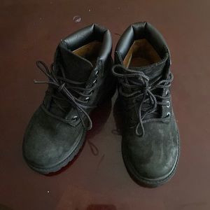 Used Black timberland boots 10C